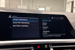 valkoinen BMW 320 2021 kuva 35.