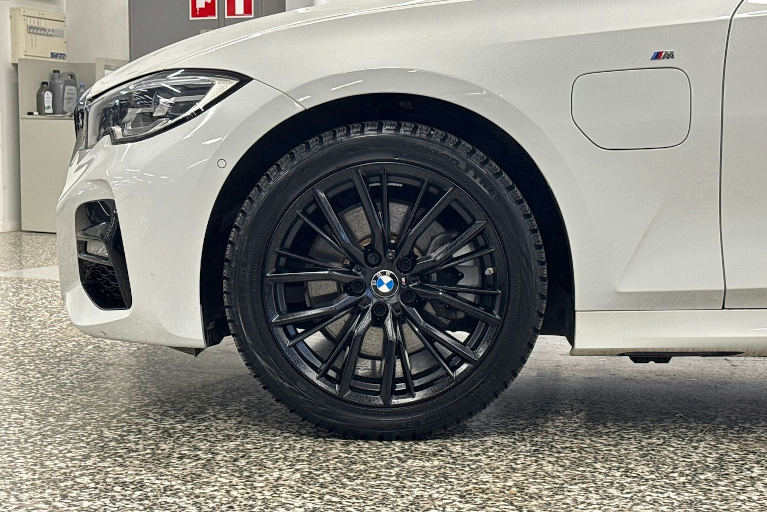 valkoinen BMW 320 2021 kuva 43.