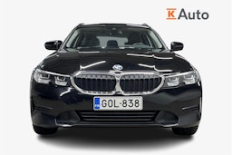 musta BMW 320 2021 kuva 5.