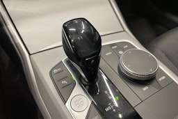 musta BMW 320 2021 kuva 23.