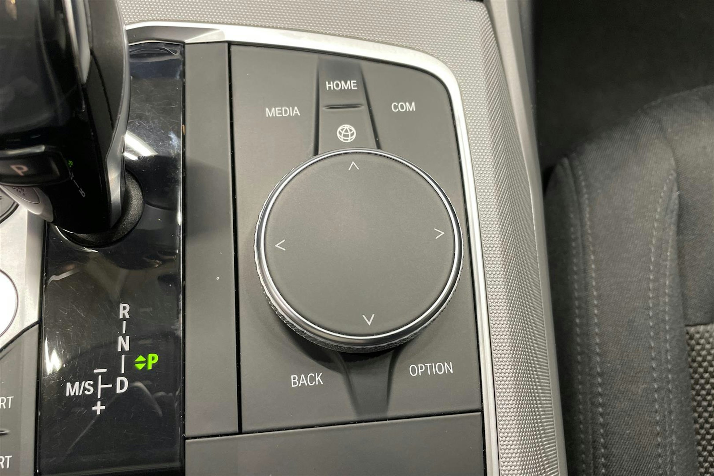 musta BMW 320 2021 kuva 25.