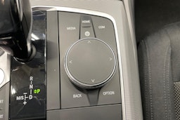 musta BMW 320 2021 kuva 25.