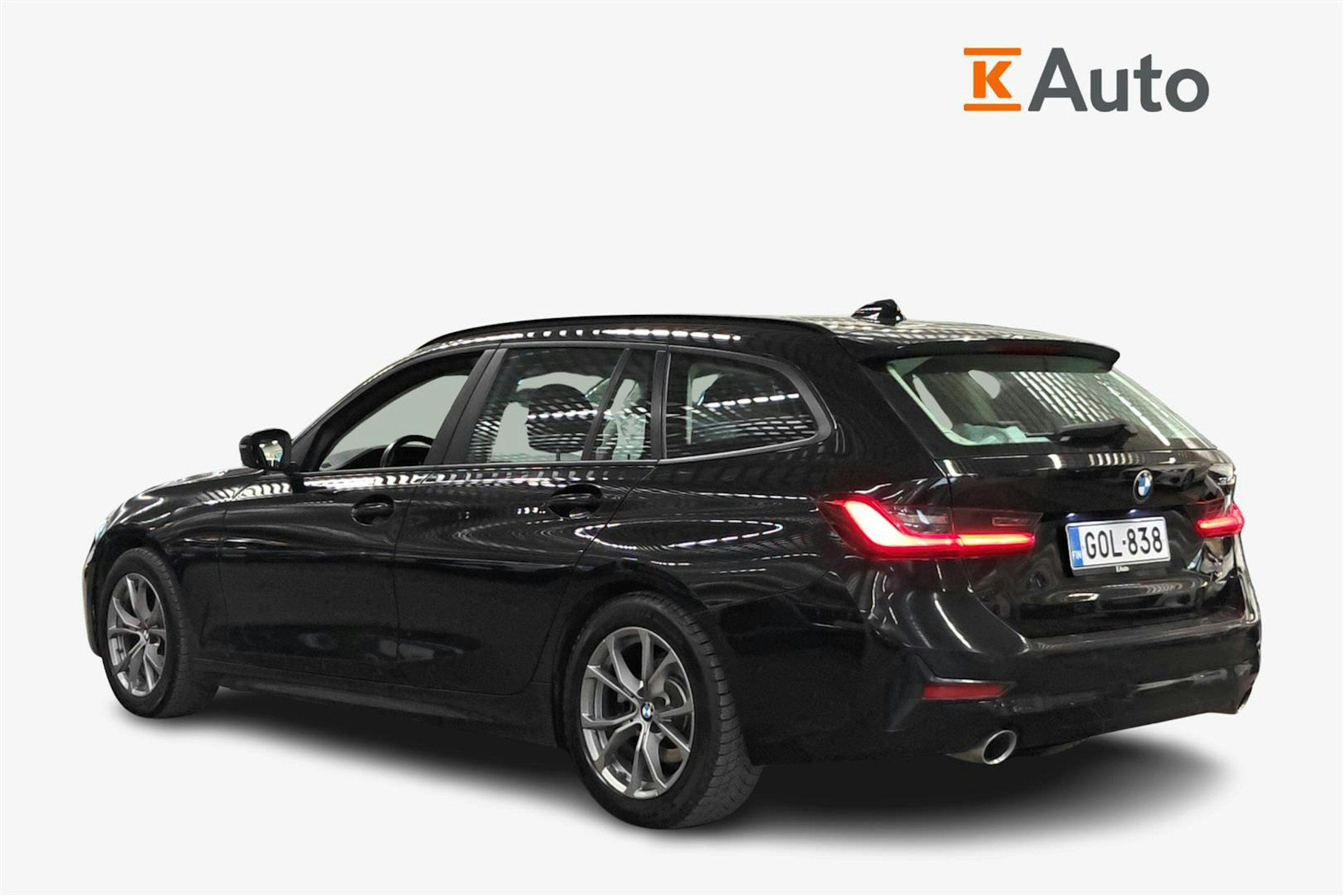 musta BMW 320 2021 kuva 27.