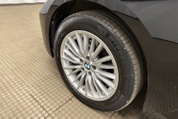 musta BMW 320 2021 kuva 11.