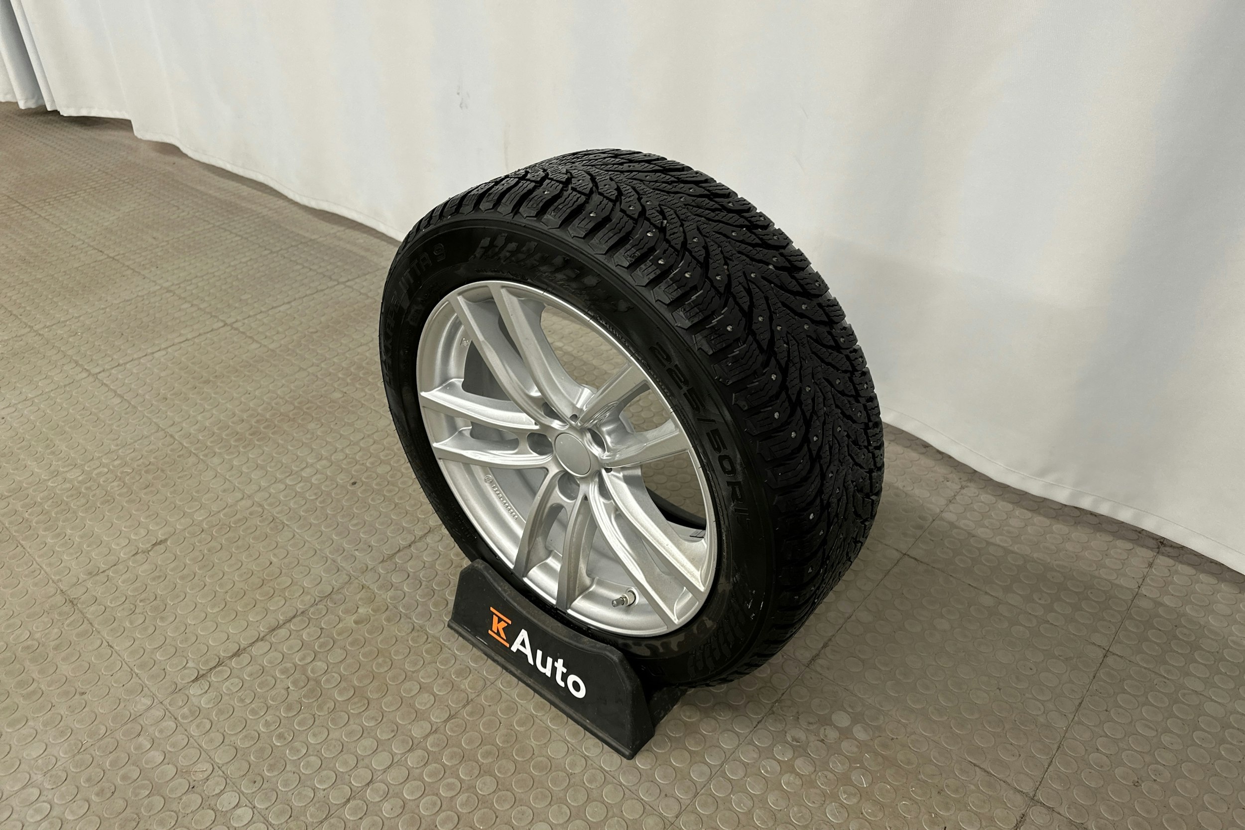 musta BMW 320 2021 kuva 13.