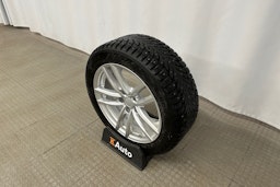 musta BMW 320 2021 kuva 13.