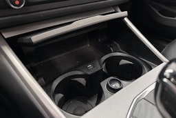 valkoinen BMW 320 2021 kuva 33.