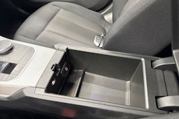 valkoinen BMW 320 2021 kuva 34.