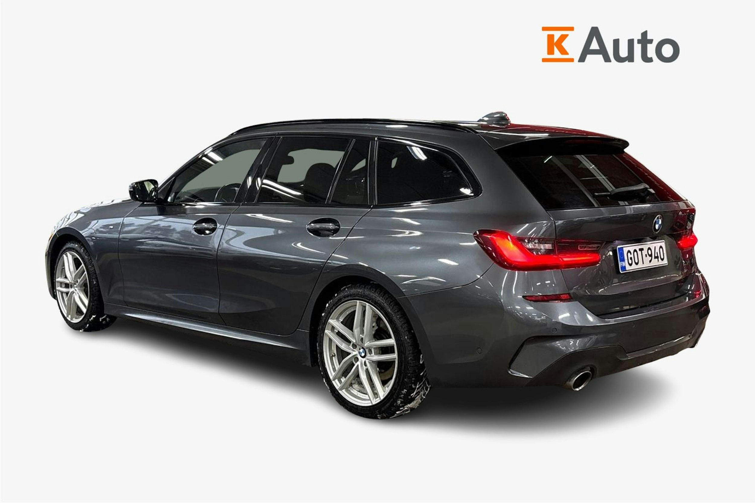 harmaa BMW 320 2022 kuva 2.