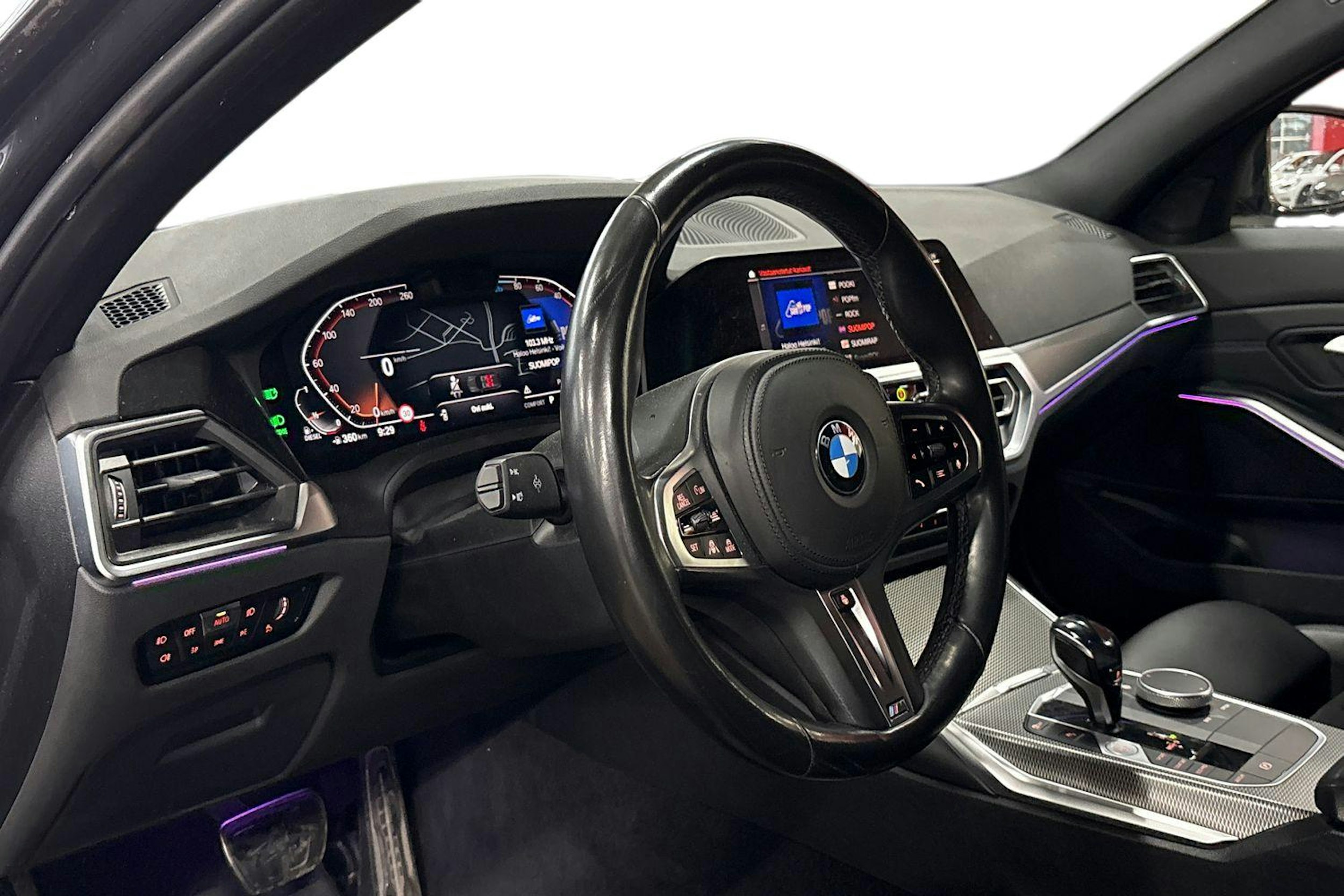 harmaa BMW 320 2022 kuva 3.