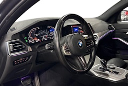 harmaa BMW 320 2022 kuva 3.