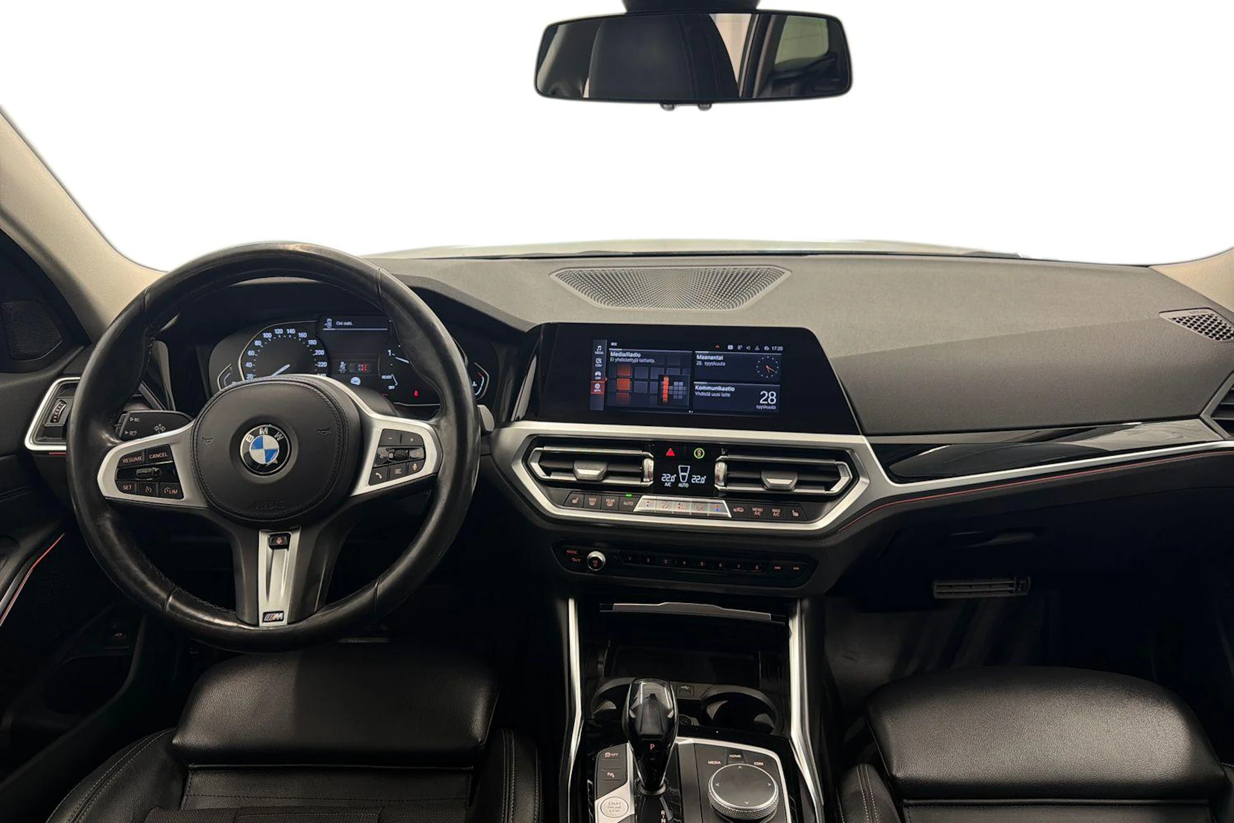 musta BMW 320 2021 kuva 7.