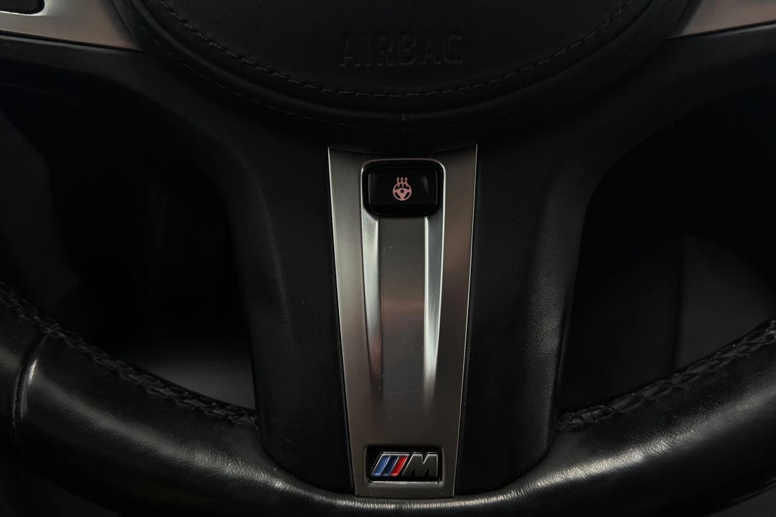 musta BMW 320 2021 kuva 22.