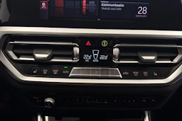 musta BMW 320 2021 kuva 24.