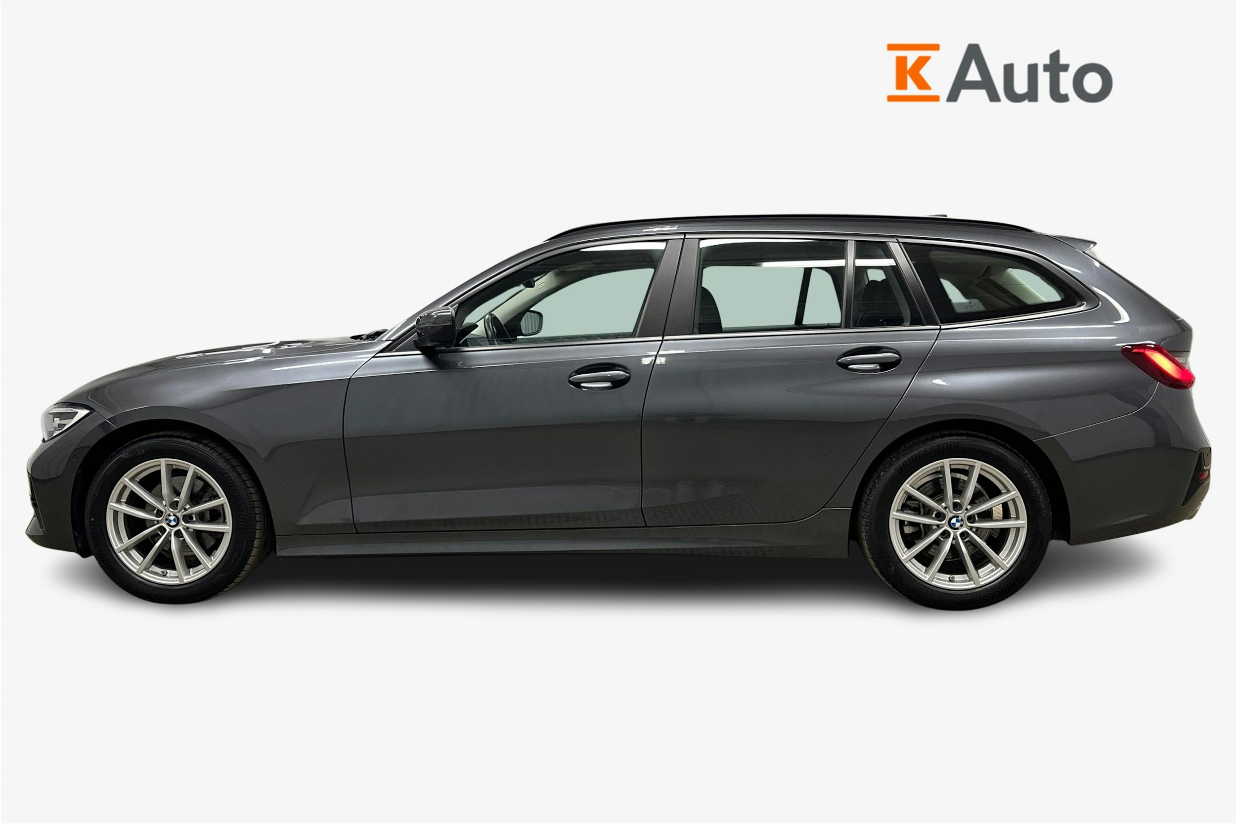 harmaa BMW 320 2021 kuva 6.