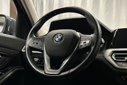 harmaa BMW 320 2021 kuva 18.