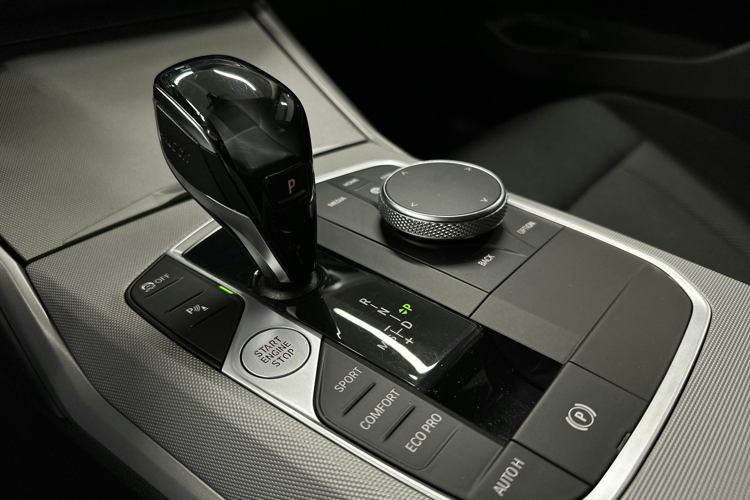 harmaa BMW 320 2021 kuva 29.