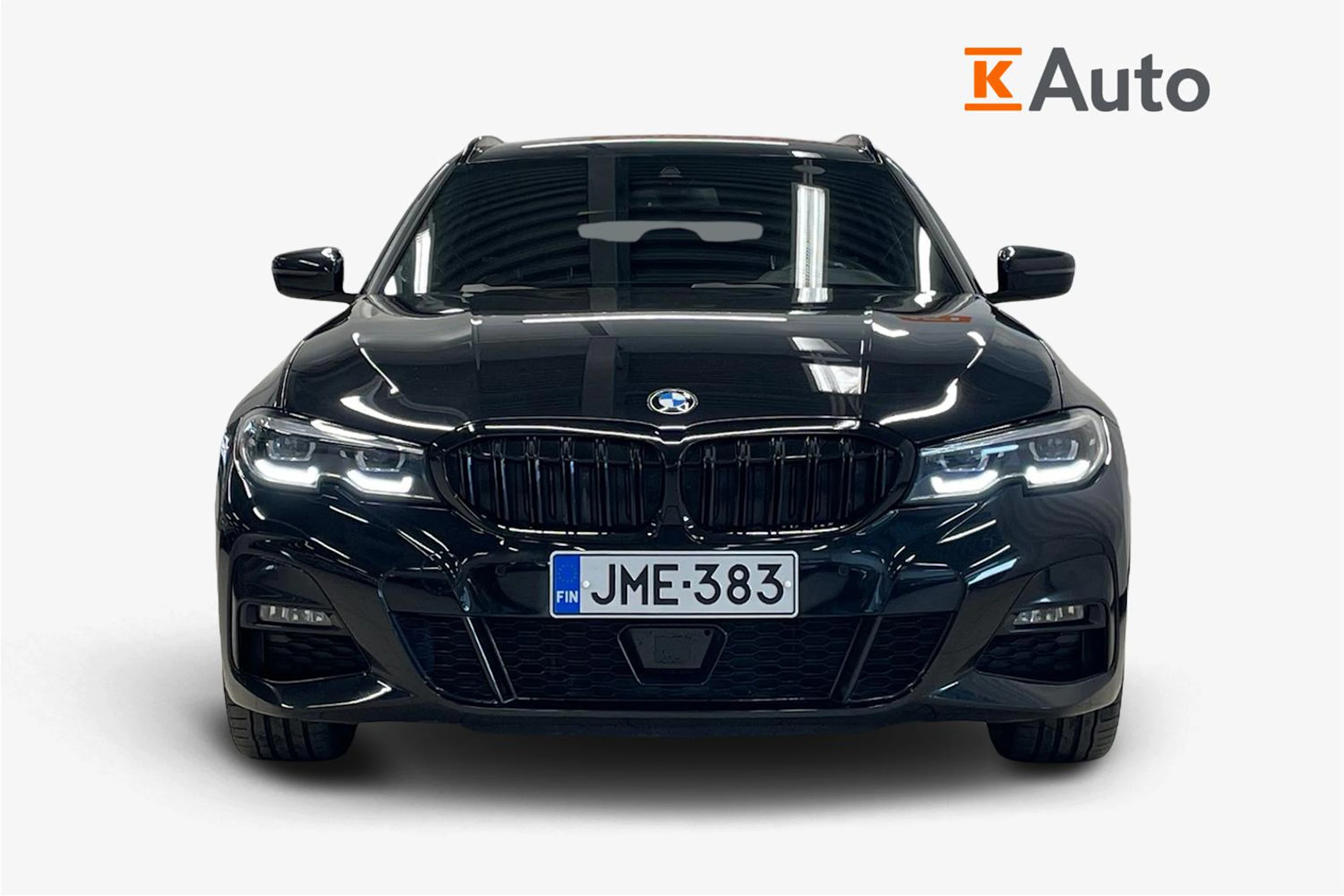 Musta BMW 320 2021 kuva 5.