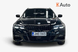 Musta BMW 320 2021 kuva 5.