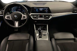 Musta BMW 320 2021 kuva 9.