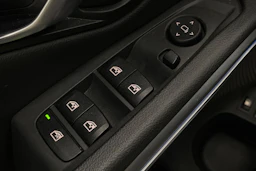 Musta BMW 320 2021 kuva 16.