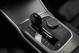 Musta BMW 320 2021 kuva 22.