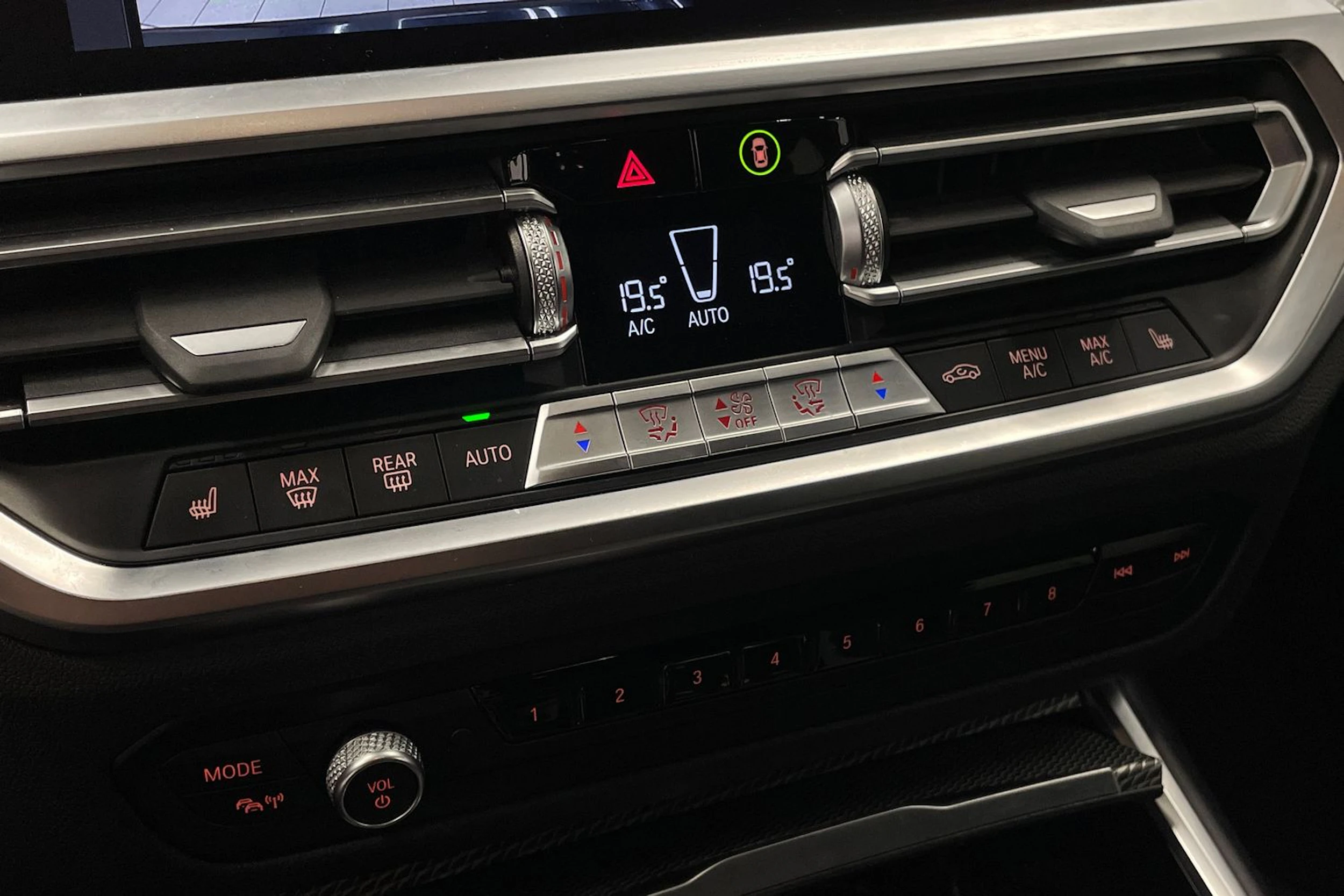 Musta BMW 320 2021 kuva 24.