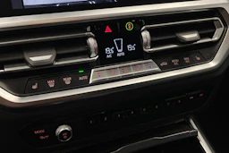 Musta BMW 320 2021 kuva 24.