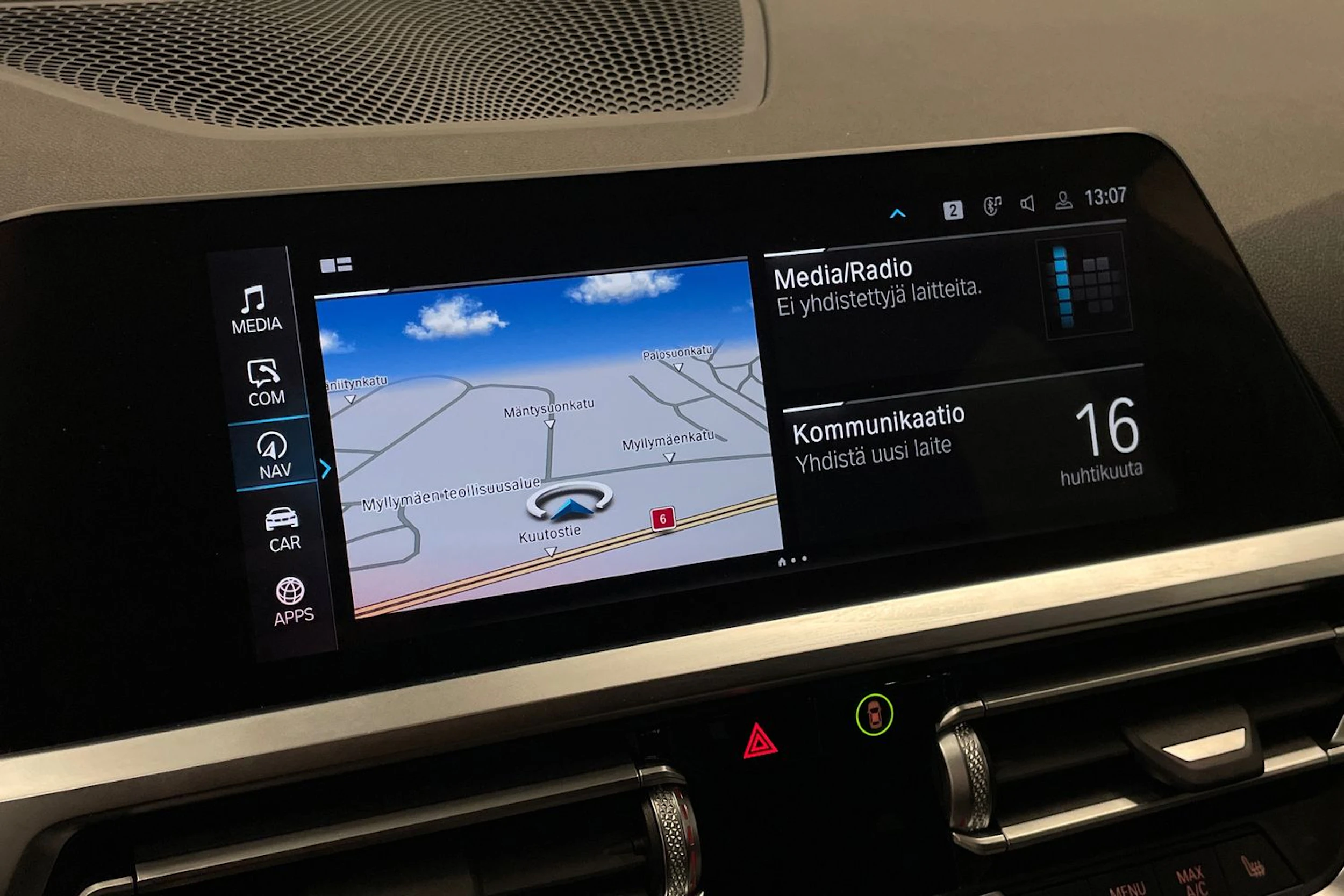 Musta BMW 320 2021 kuva 25.