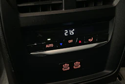 Musta BMW 320 2021 kuva 27.