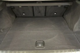 Musta BMW 320 2021 kuva 28.