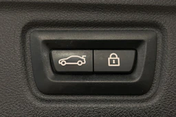 Musta BMW 320 2021 kuva 30.