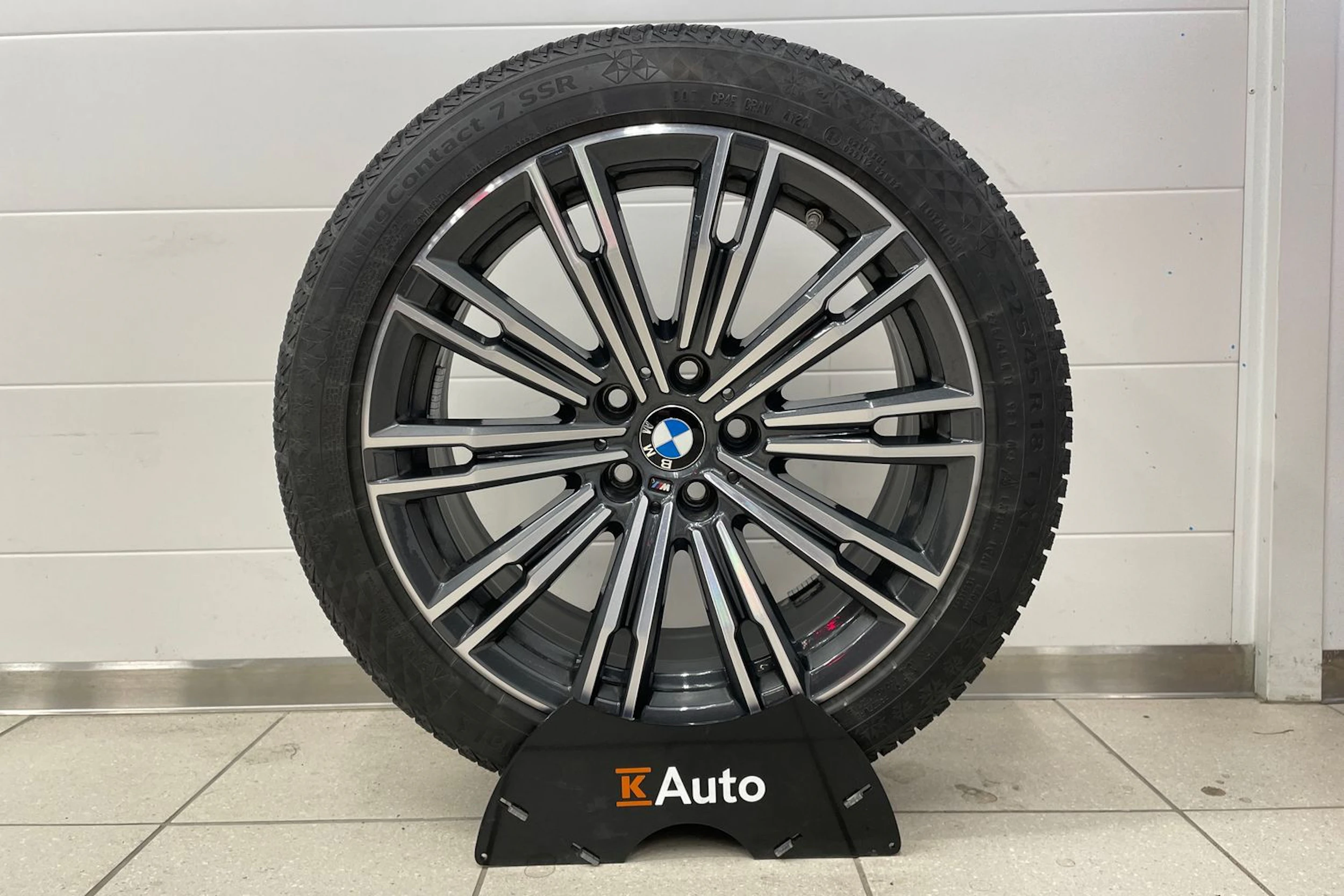 Musta BMW 320 2021 kuva 31.