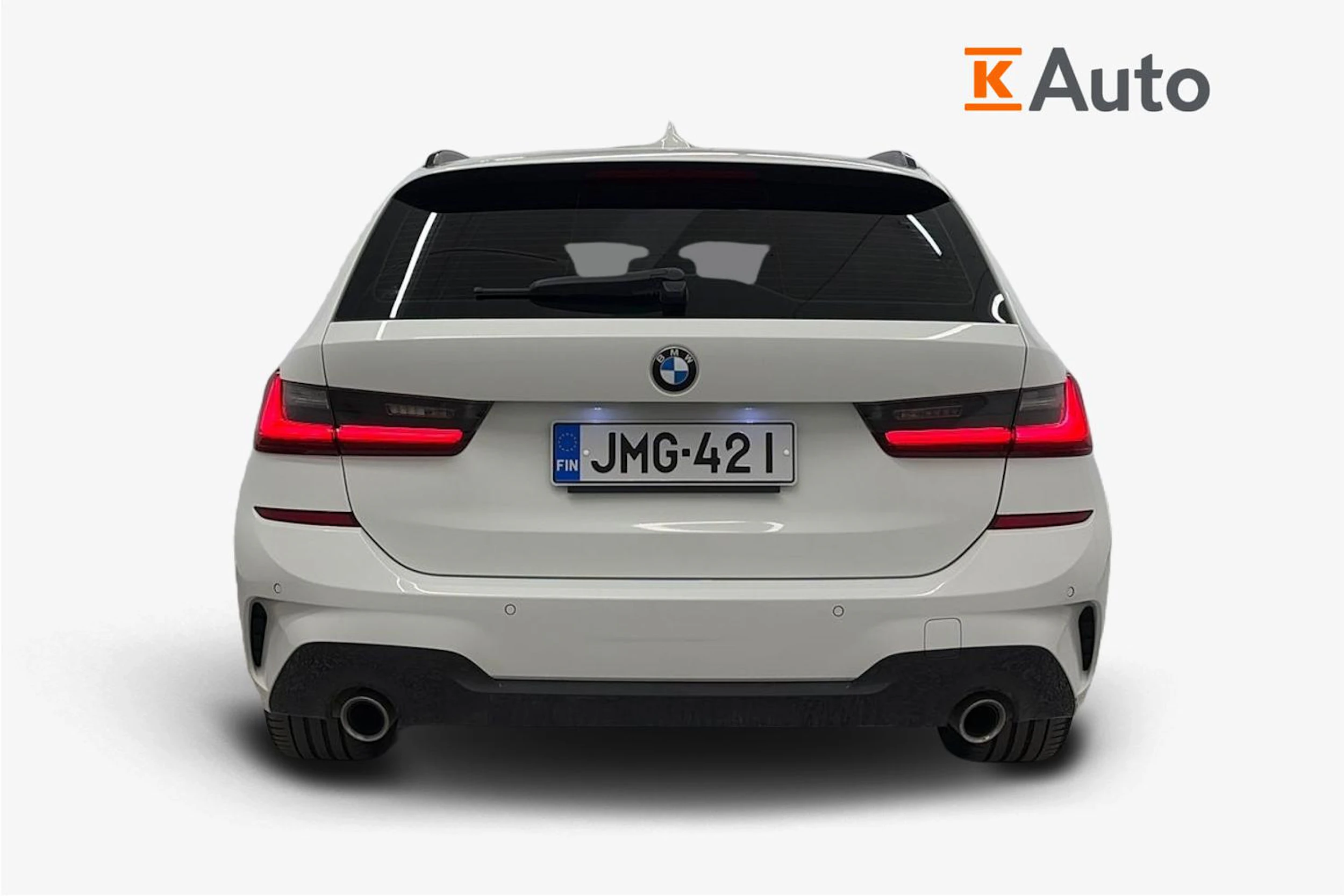 valkoinen BMW 320 2021 kuva 4.