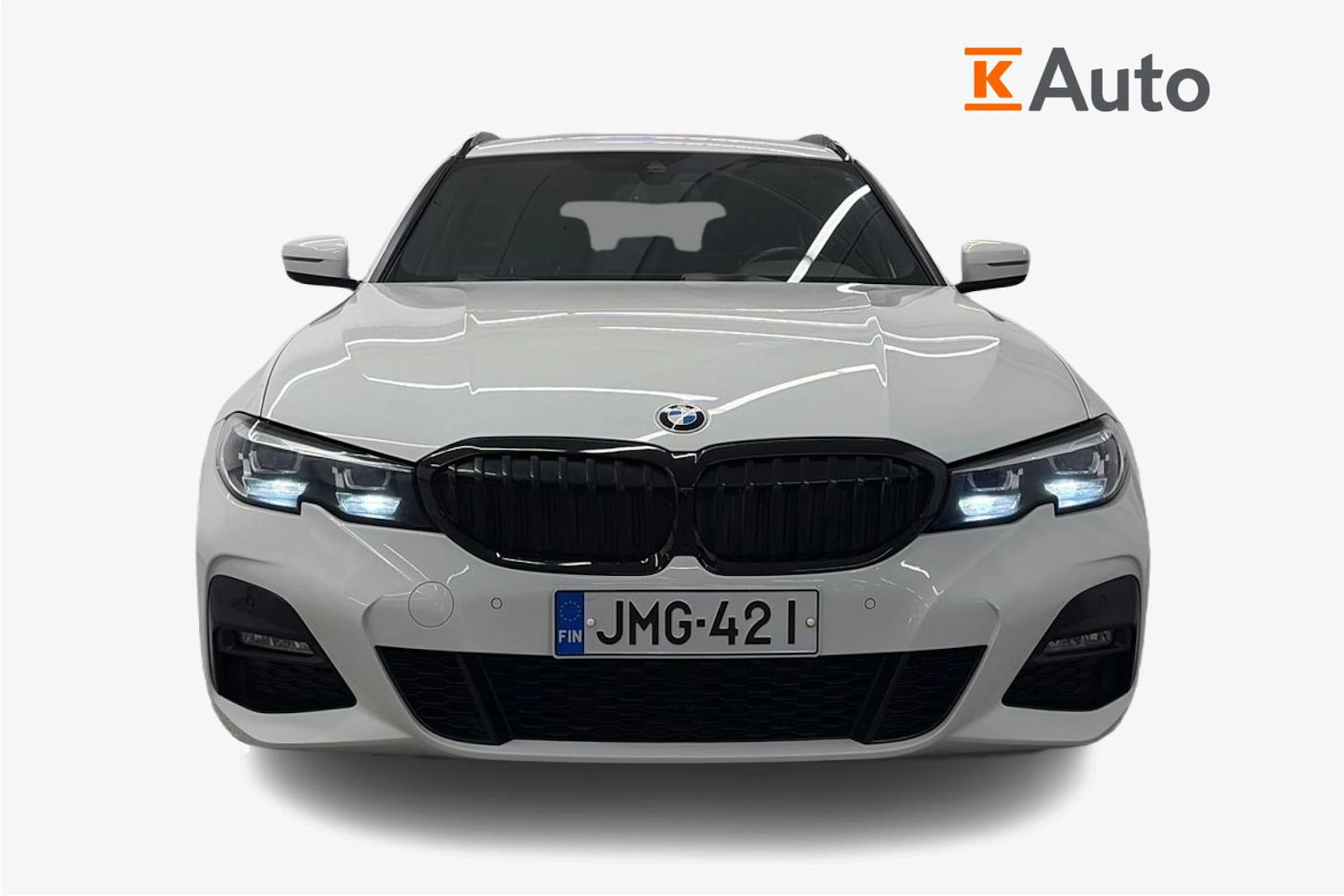 valkoinen BMW 320 2021 kuva 5.