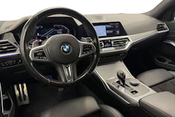 valkoinen BMW 320 2021 kuva 8.