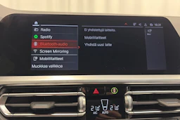 valkoinen BMW 320 2021 kuva 22.