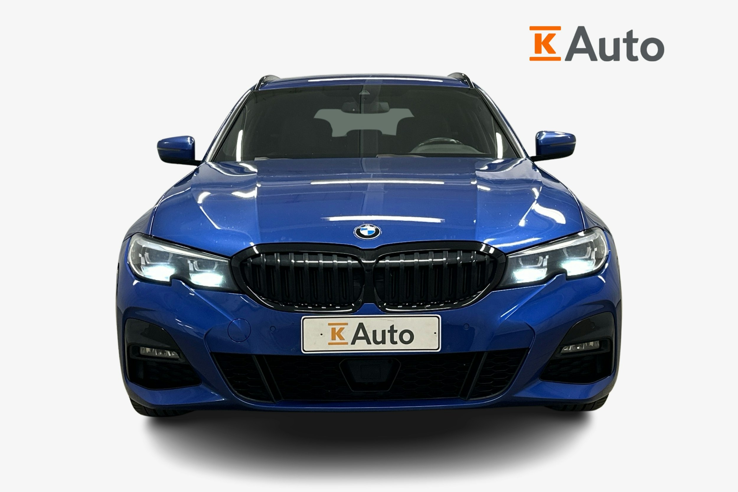 sininen BMW 320 2021 kuva 4.