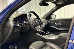 sininen BMW 320 2021 kuva 6.