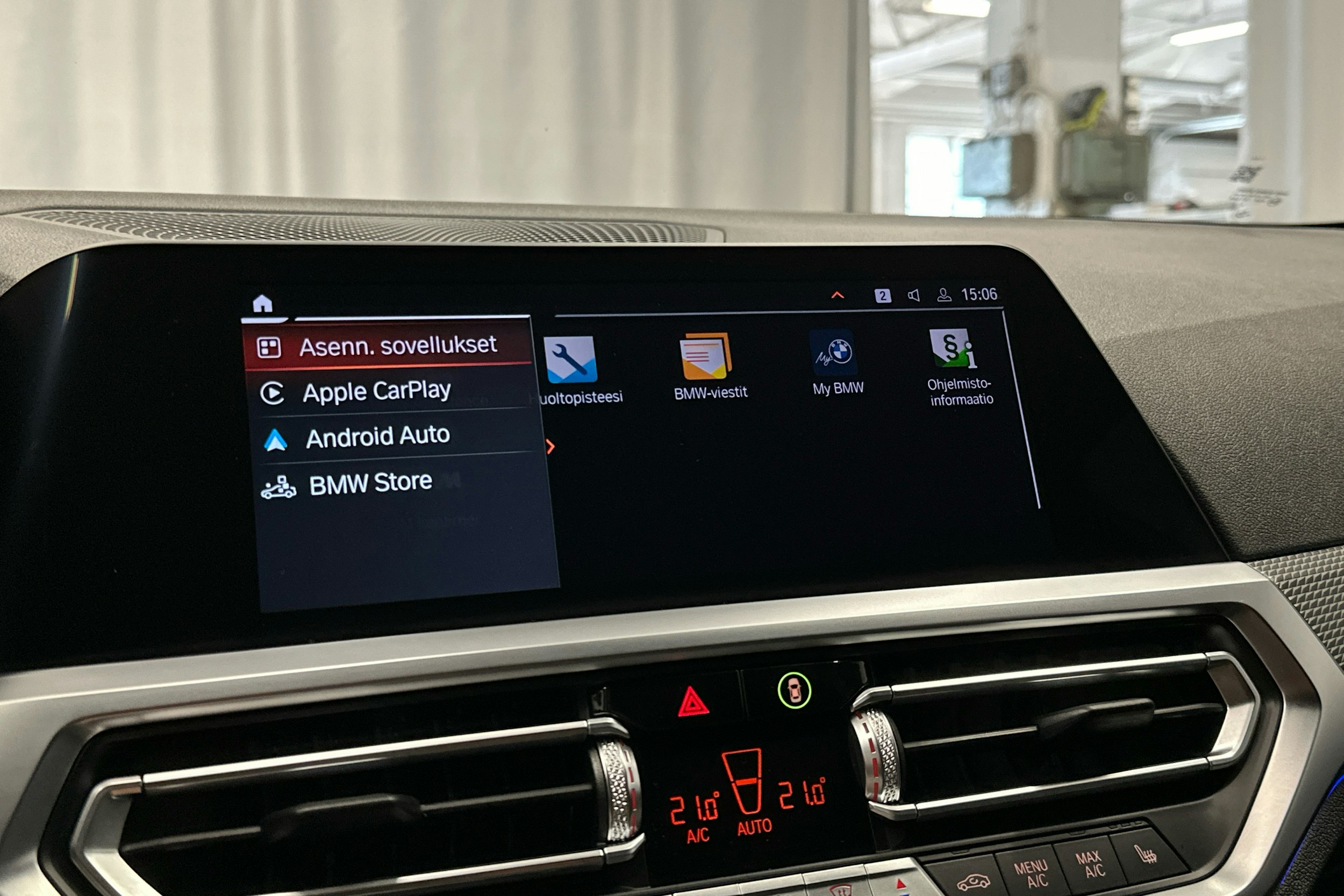 sininen BMW 320 2021 kuva 13.