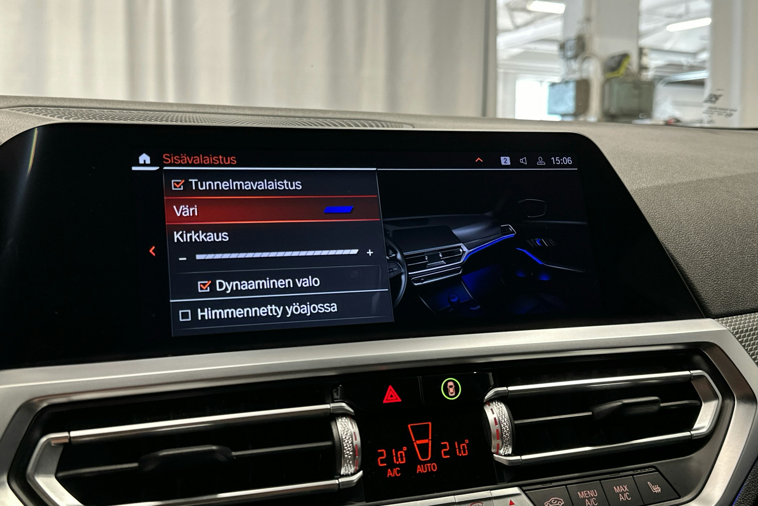 sininen BMW 320 2021 kuva 16.