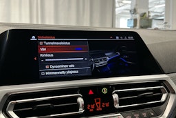 sininen BMW 320 2021 kuva 16.