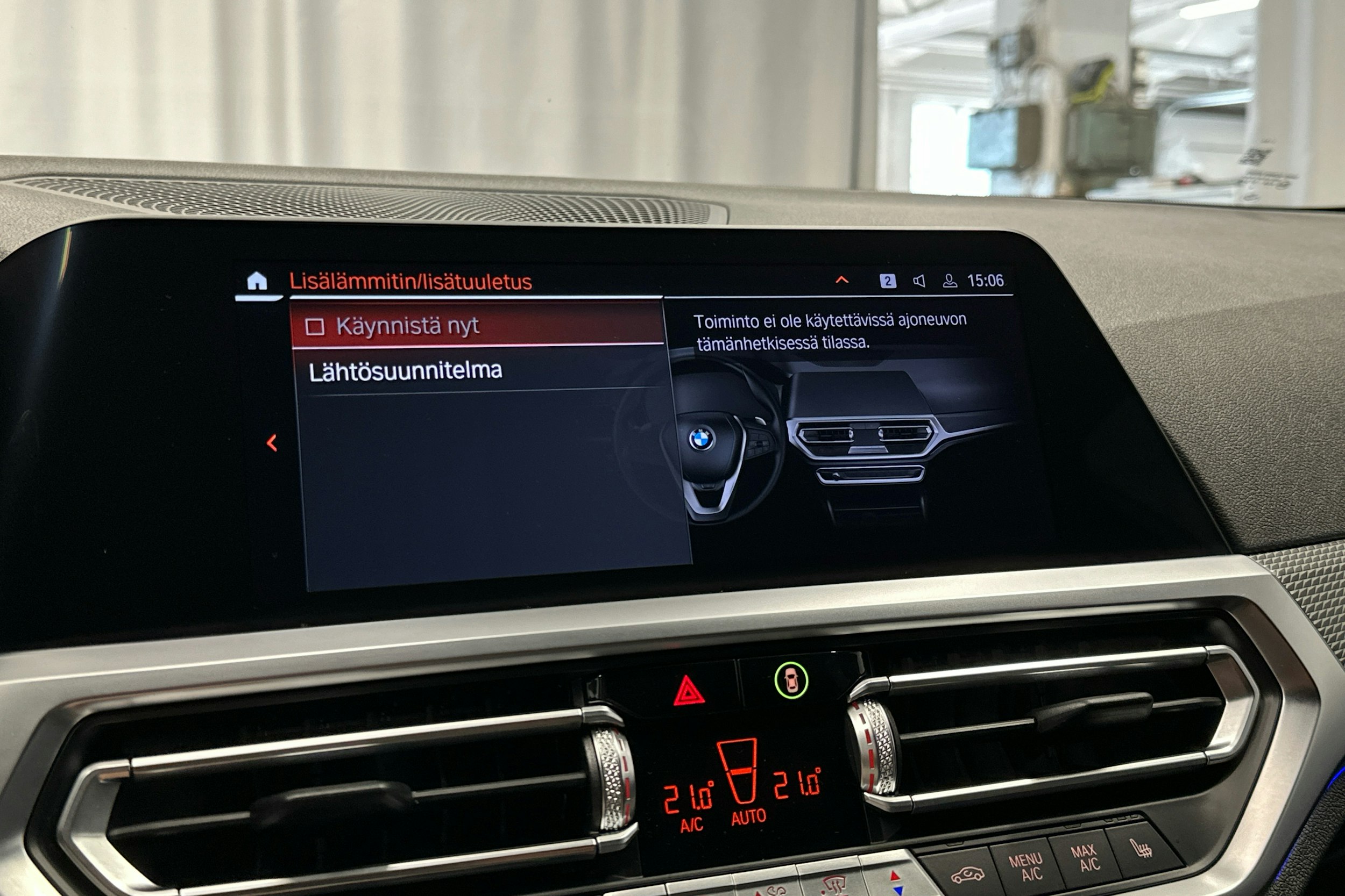 sininen BMW 320 2021 kuva 17.