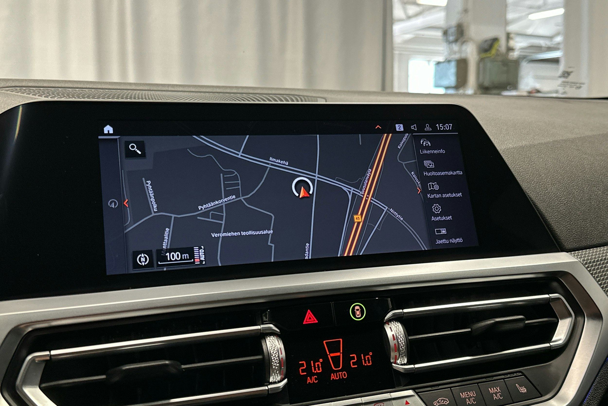 sininen BMW 320 2021 kuva 18.
