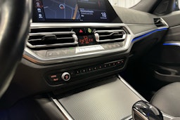 sininen BMW 320 2021 kuva 19.