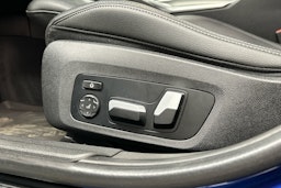 sininen BMW 320 2021 kuva 22.