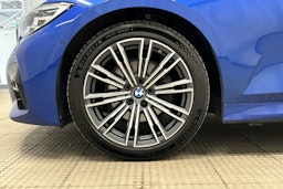 sininen BMW 320 2021 kuva 29.
