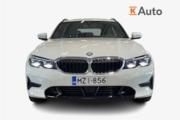 valkoinen BMW 320 2021 kuva 5.