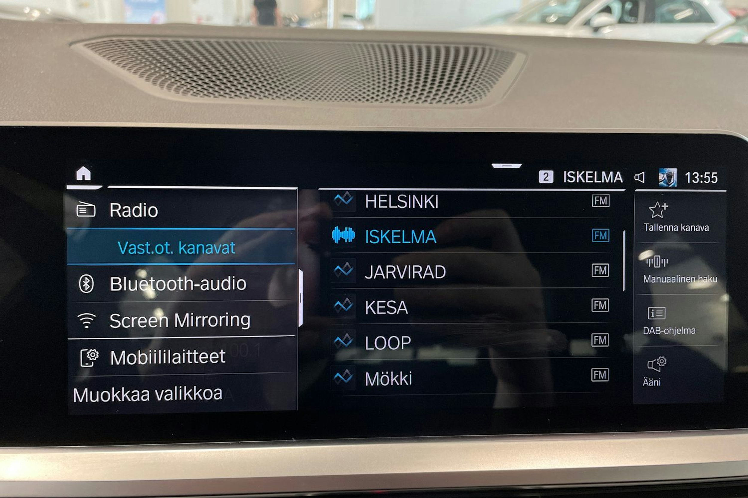 valkoinen BMW 320 2021 kuva 28.
