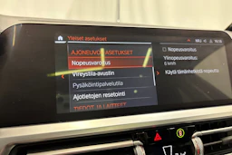 valkoinen BMW 320 2021 kuva 22.
